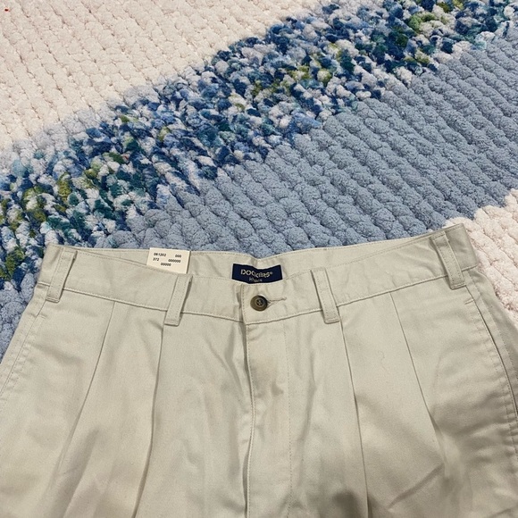 Dockers Gray Flat Front Shorts Casual Style- Men’s waist 32 (NWT) - Picture 6 of 8
